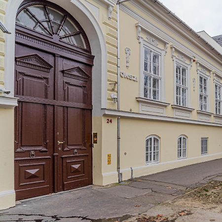 Hotel Okszi Vendeghaz Szegedin Exterior foto